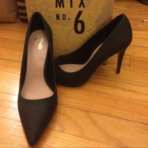 • Mix No. 6 Black Heels •